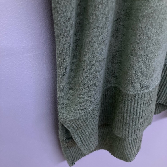 Aerie Oversized Olive Long-Sleeve Comfy Top - Picture 5 of 5